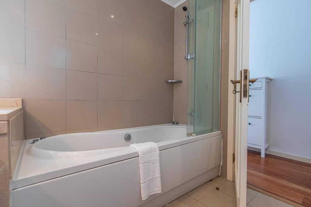 Stunning Apartment W/ Pool Cascais Kültér fotó